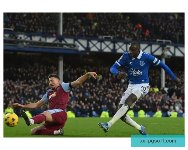 利昂贝利续约阿斯顿维拉展望未来目标力求突破