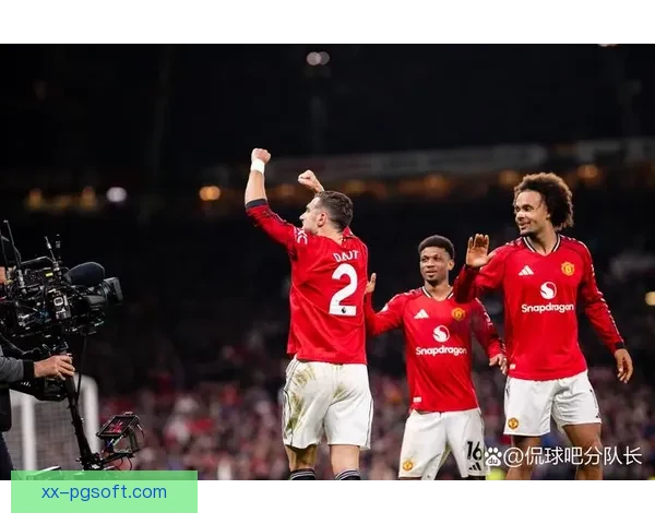 曼联官宣签下拜仁双星德里赫特与马兹拉维强势加盟