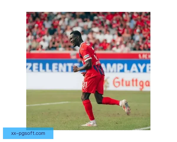 穆勒在海登海姆防线前展现高接低挡精彩瞬间分析